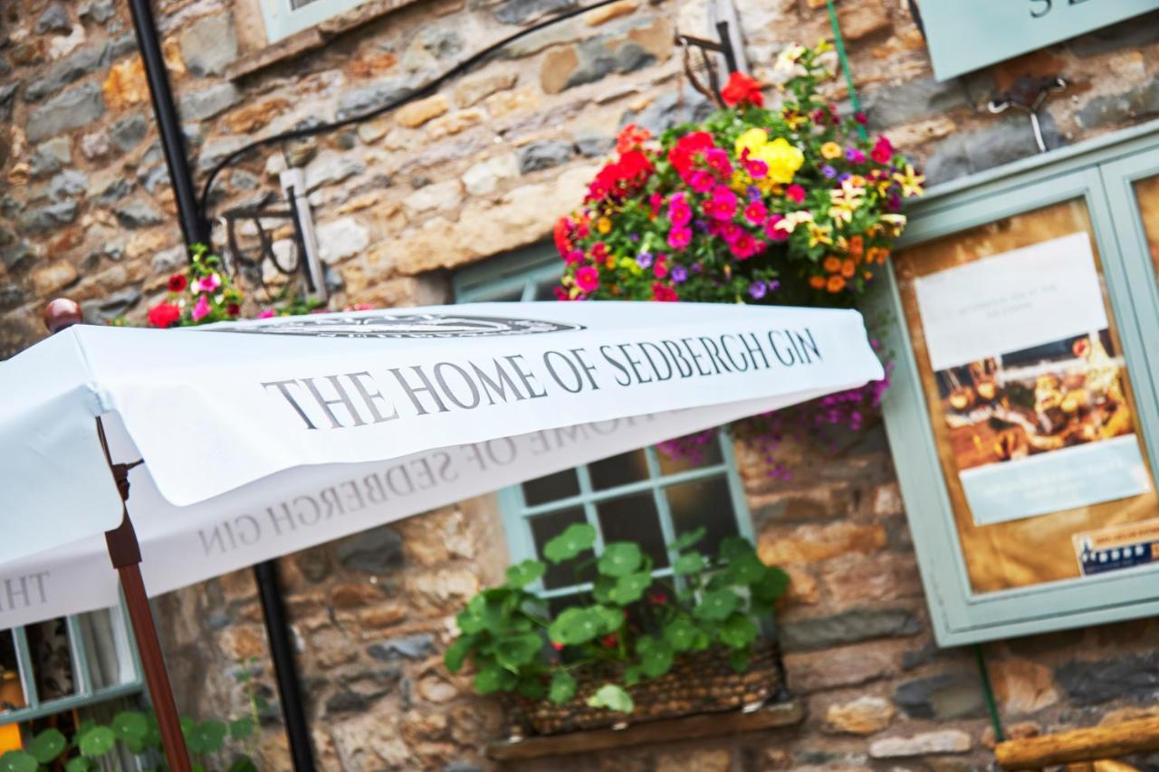 The Dalesman Country Inn Sedbergh Esterno foto